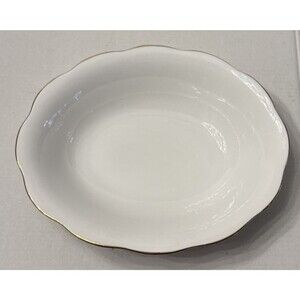 Vintage Queen Anne Fine Bone China Oval Serving Bowl 9x7.25” White Gold Trim EUC